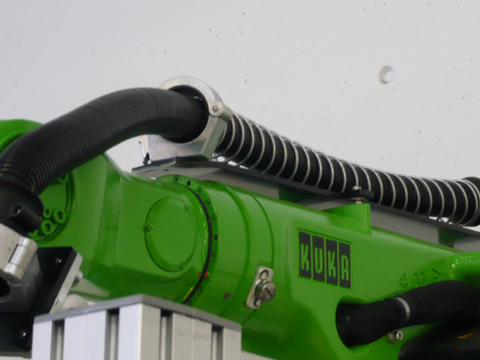 Tubos e Abraçadeiras ABB, KUKA e Fanuc